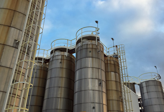 measuring storage tanks with 3D laser scanning for industry